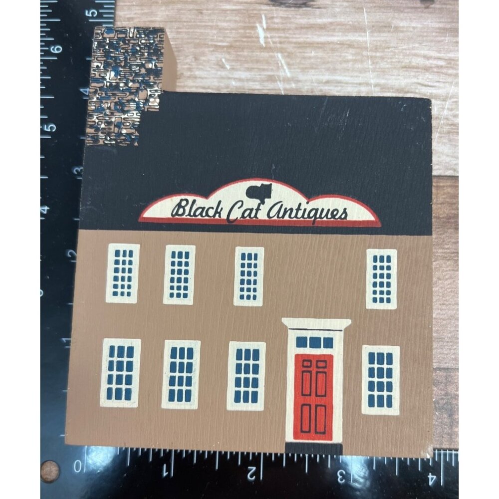 Black Cat Antiques Wooden Shelf Sitter Decorative Block 1989 Cats Meow Village V